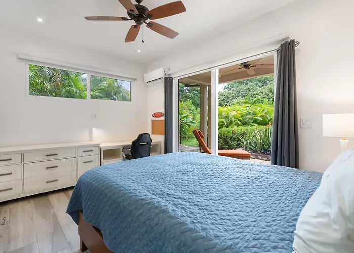 Сasa de vacaciones Beautiful In A Gated Neighborhood Walking Distance To The With Garden Views And A Pool