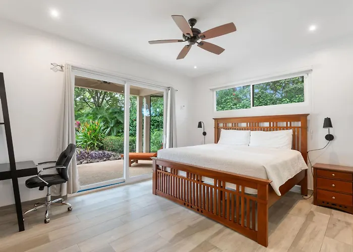 Beautiful In A Gated Neighborhood Walking Distance To The With Garden Views And A Pool Сasa de vacaciones Brasilito