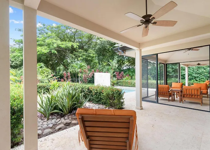 Beautiful In A Gated Neighborhood Walking Distance To The With Garden Views And A Pool Сasa de vacaciones Brasilito