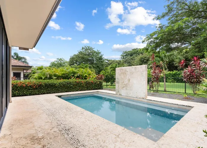 Beautiful In A Gated Neighborhood Walking Distance To The With Garden Views And A Pool Сasa de vacaciones Brasilito