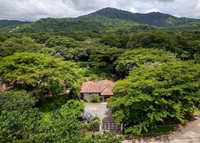 Beautiful In A Gated Neighborhood Walking Distance To The With Garden Views And A Pool Brasilito